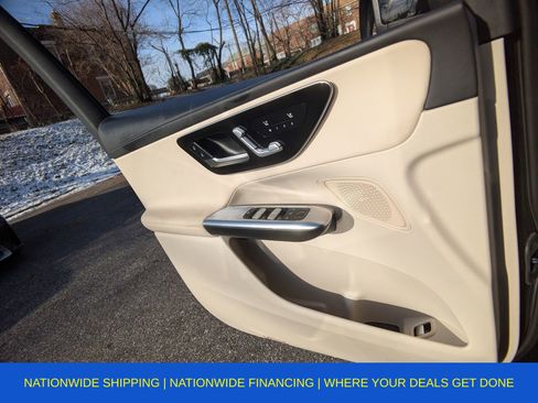 Used 2024 Mercedes-Benz GLC 300 4MATIC image 28