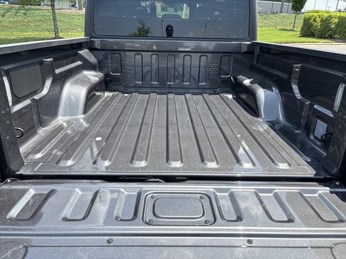 Used 2025 Jeep Gladiator Sport AWD/4WD image 33