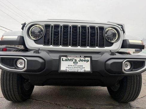 New 2026 Jeep Gladiator Sport AWD/4WD image 25