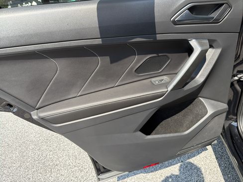 Used 2022 Volkswagen Tiguan SE FWD image 27