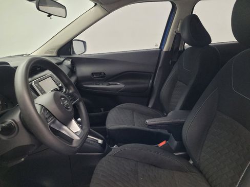 Used 2021 Nissan Kicks S FWD image 17