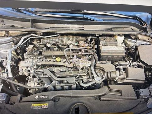 Used 2025 Toyota Corolla LE image 14