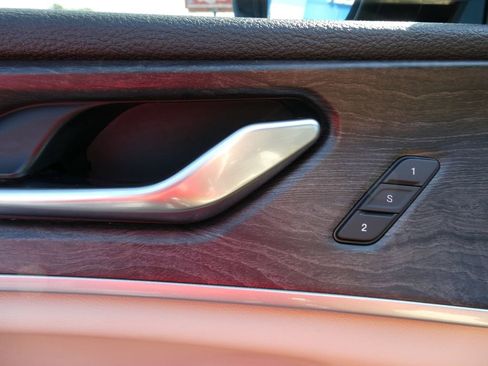 Used 2023 Jeep Grand Cherokee L Limited AWD/4WD image 27