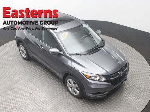Used 2017 Honda HR-V EX image 3