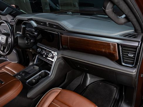 Used 2024 GMC Sierra 3500 Denali Ultimate image 17