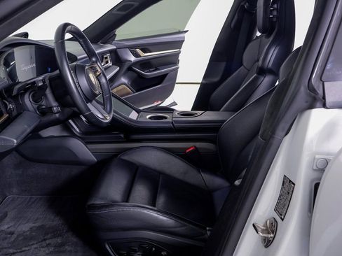 Certified 2021 Porsche Taycan Turbo S image 5