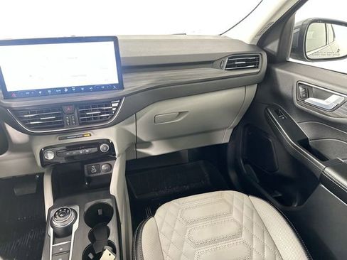 Used 2024 Ford Escape Platinum w/ Premium Technology Package AWD/4WD image 29