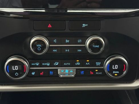 Used 2023 Ford Expedition XLT RWD image 18