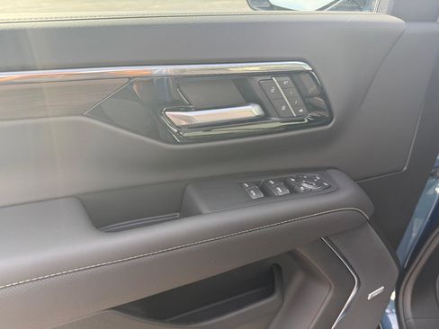 New 2026 Chevrolet Tahoe Premier image 12