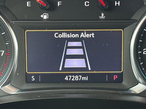 Used 2023 Chevrolet Traverse LT image 22