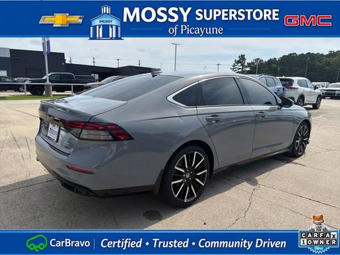 Used 2023 Honda Accord Touring image 6