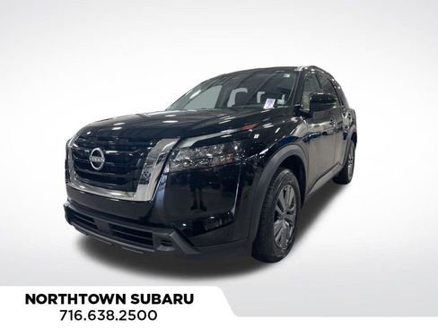Used 2025 Nissan Pathfinder SV image 6