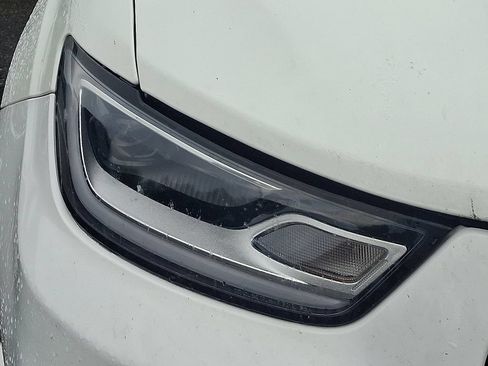Used 2023 Chrysler Pacifica Limited w/ S Appearance Package FWD image 4