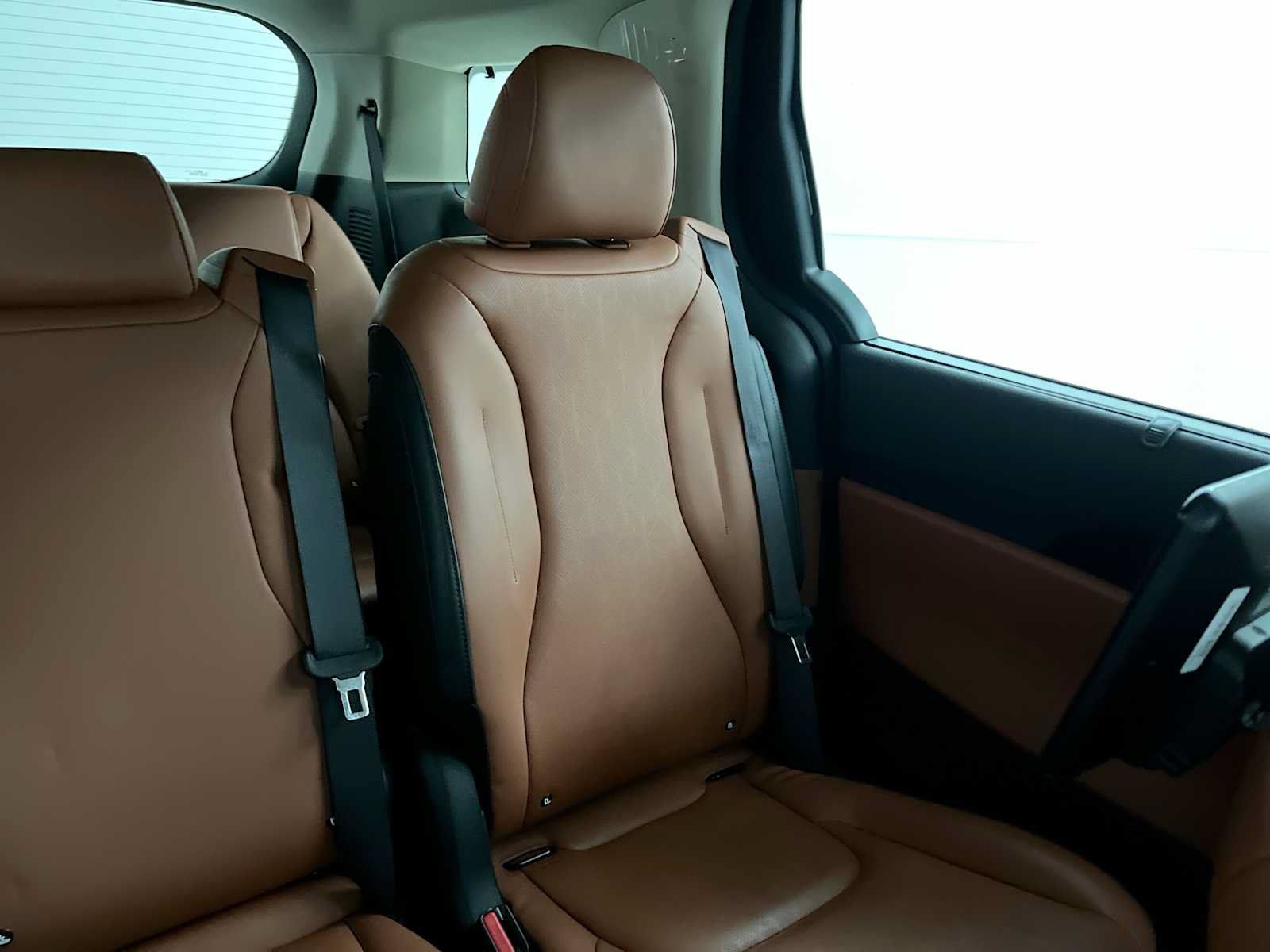 Used 2024 Kia Carnival SX FWD image 14