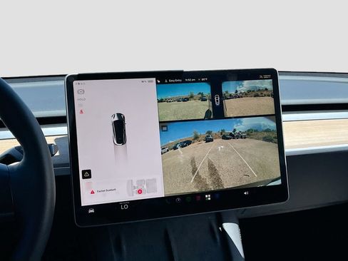 Used 2025 Tesla Model Y Long Range AWD/4WD image 13