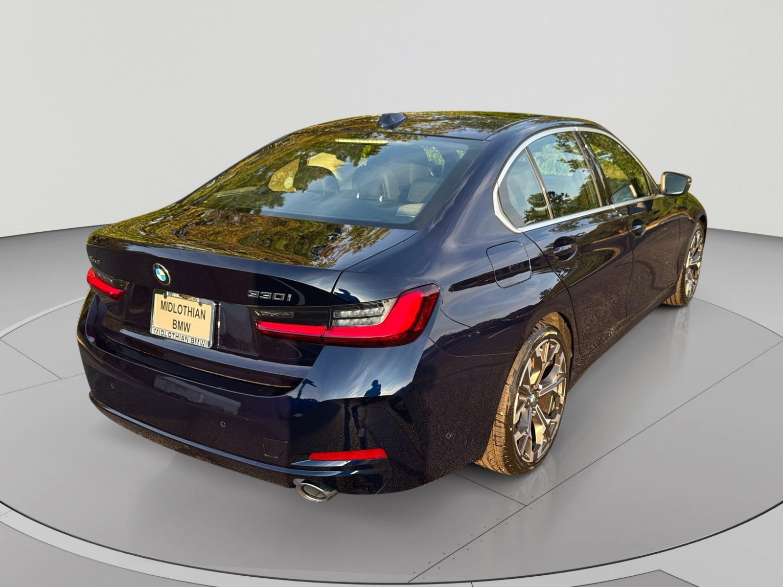 New 2026 BMW 330i xDrive Sedan w/ Premium Package AWD/4WD image 37