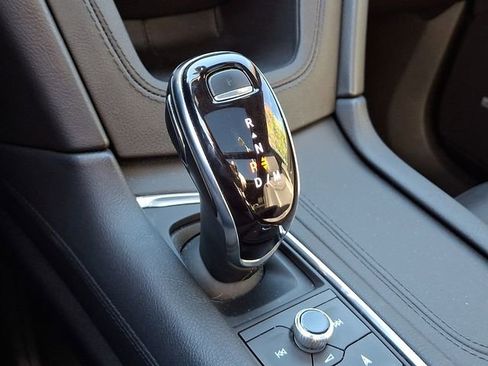 Certified 2025 Cadillac XT6 Premium Luxury image 15