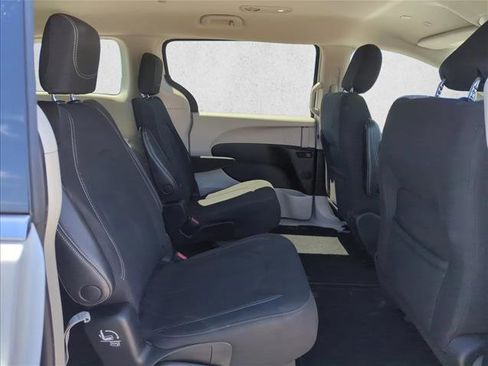 Used 2023 Chrysler Voyager LX FWD image 21
