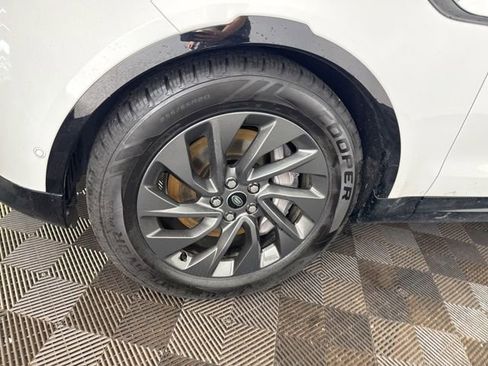 Used 2023 Land Rover Discovery S R-Dynamic AWD/4WD image 29