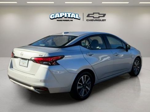 Used 2023 Nissan Versa SV image 5