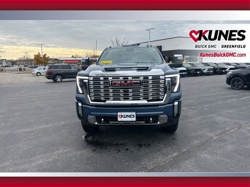 New 2026 GMC Sierra 3500 Denali w/ Denali Reserve Package image 13