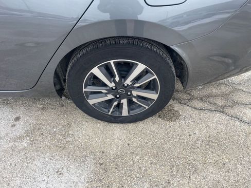 Used 2025 Nissan Versa SV image 30