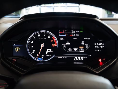 Used 2017 Lamborghini Huracan LP 580-2 RWD image 11