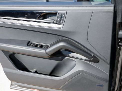 New 2026 Porsche Cayenne GTS image 23
