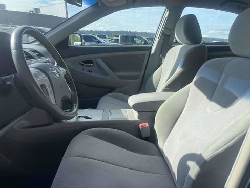 Used 2010 Toyota Camry Hybrid w/ Upgrade Pkg FWD image 23