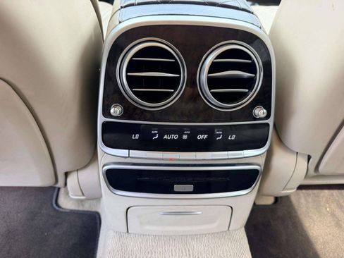Used 2017 Mercedes-Benz S 550 4MATIC Sedan image 34