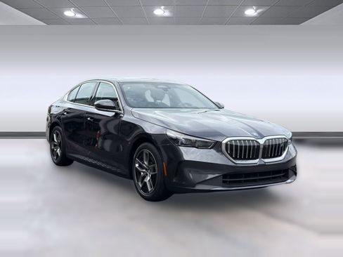 Certified 2024 BMW i5 eDrive40i w/ Premium Package RWD image 7