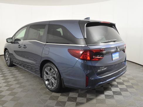 New 2026 Honda Odyssey Touring image 8
