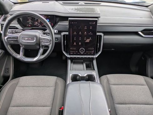 Used 2025 GMC Acadia Elevation FWD image 13