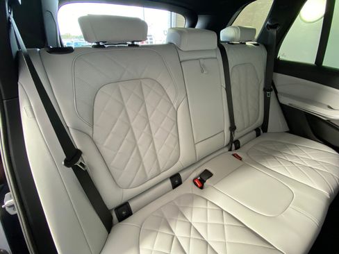 New 2026 BMW X5 sDrive40i w/ Climate Comfort Package image 32