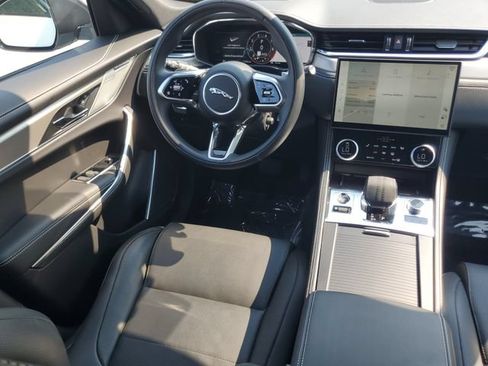 Certified 2026 Jaguar F-PACE R-Dynamic S AWD/4WD image 19