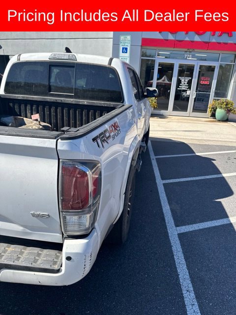 Used 2020 Toyota Tacoma TRD Sport w/ Technology Package AWD/4WD image 10