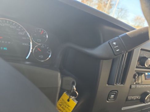 New 2025 Chevrolet Express 3500 w/ Driver Convenience Package image 17