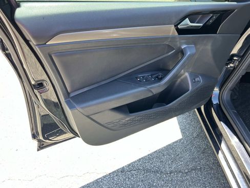Used 2019 Volkswagen Jetta SEL Premium FWD image 10