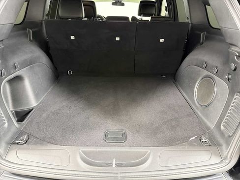 Used 2021 Jeep Grand Cherokee Laredo X RWD image 16