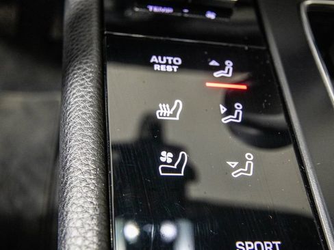 Used 2024 Porsche Macan Premium Package Plus w/ Premium Plus Package image 26