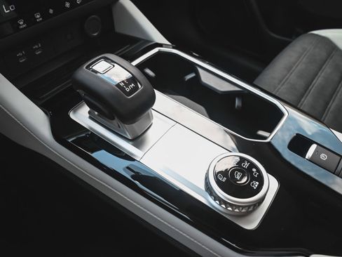 New 2025 Mitsubishi Outlander SE image 26