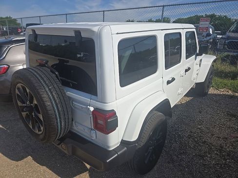 Used 2024 Jeep Wrangler Unlimited Sahara AWD/4WD image 4