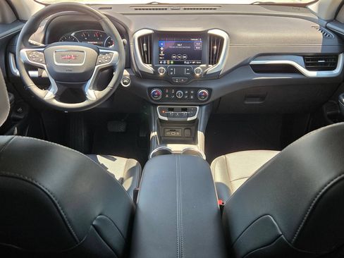 Used 2024 GMC Terrain SLT AWD/4WD image 16