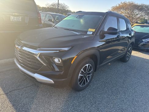 Certified 2025 Chevrolet TrailBlazer LT w/ Convenience Package image 5