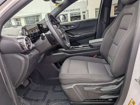 Certified 2025 Chevrolet Equinox LT w/ Safety and Technology Package image 16