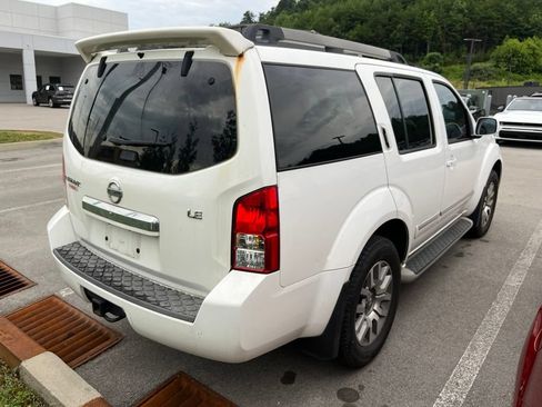 Used 2010 Nissan Pathfinder LE AWD/4WD image 3