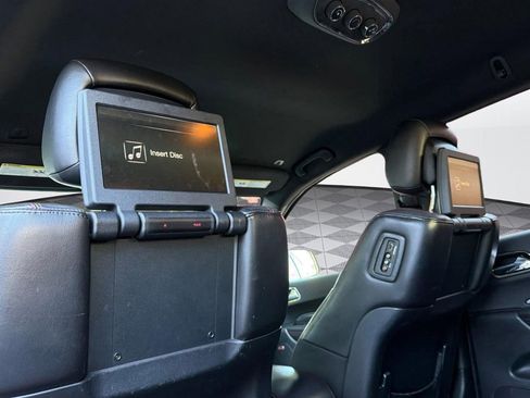 Used 2018 Dodge Durango R/T w/ Blacktop Package RWD image 35