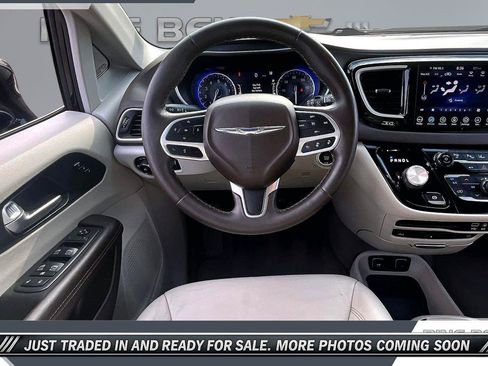 Used 2020 Chrysler Pacifica Touring-L Plus w/ Tire & Wheel Group FWD image 5