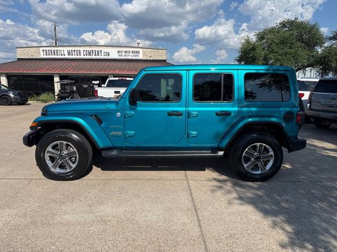 Used 2020 Jeep Wrangler Unlimited Sahara AWD/4WD image 4
