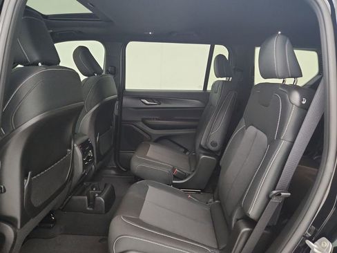 New 2025 Jeep Grand Cherokee L Laredo w/ Luxury Tech Group I image 31